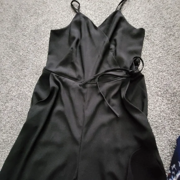 NWOT Jumpsuit 🖤 - Picture 2 of 11